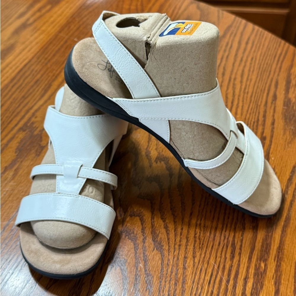 Life Stride Ezriel White Strappy Slingback Sandals Size 9 Wide